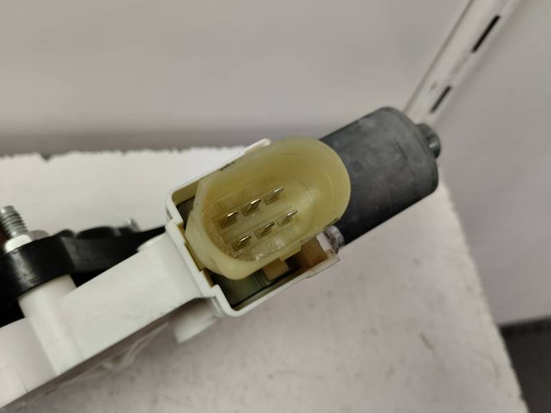 ELEVALUNAS DELANTERO IZQUIERDO BMW SERIE 4 CABRIO 2016 3.0 TURBODIESEL (313 CV)