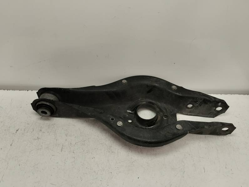 BRAZO SUSPENSION INFERIOR TRASERO IZQUIERDO BMW SERIE 4 CABRIO 2016 3.0 TURBODIESEL (313 CV)