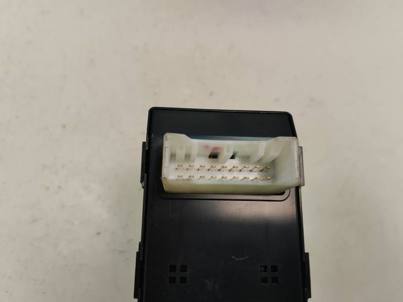 MANDO ELEVALUNAS DELANTERO IZQUIERDO KIA PICANTO 2018 1.0 (67 CV)