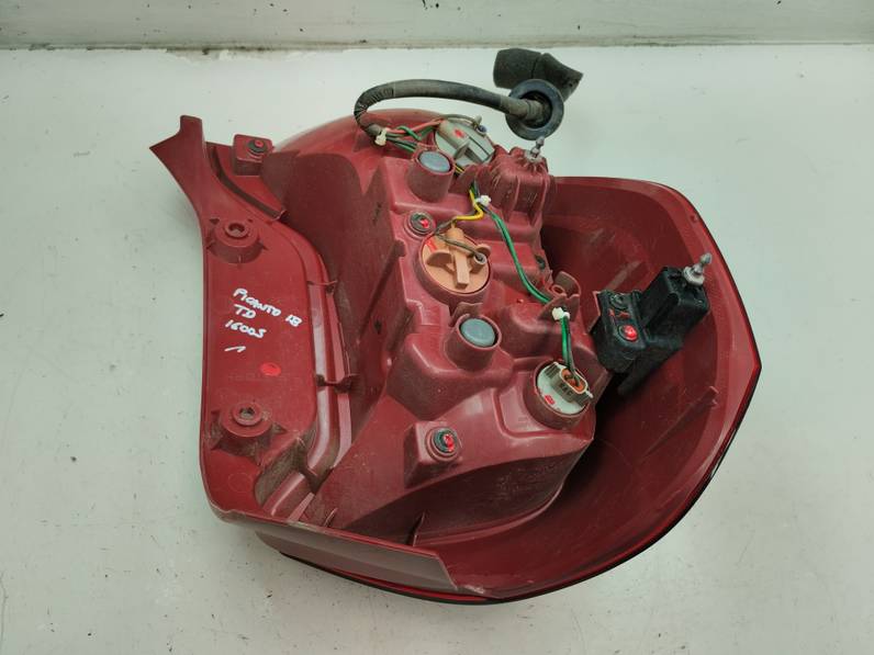 PILOTO TRASERO DERECHO KIA PICANTO 2018 1.0 (67 CV)