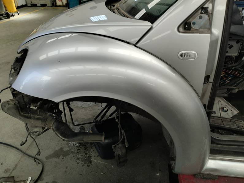 ALETA DELANTERA IZQUIERDA VOLKSWAGEN NEW BEETLE 2001 1.9 TDI (90 CV)