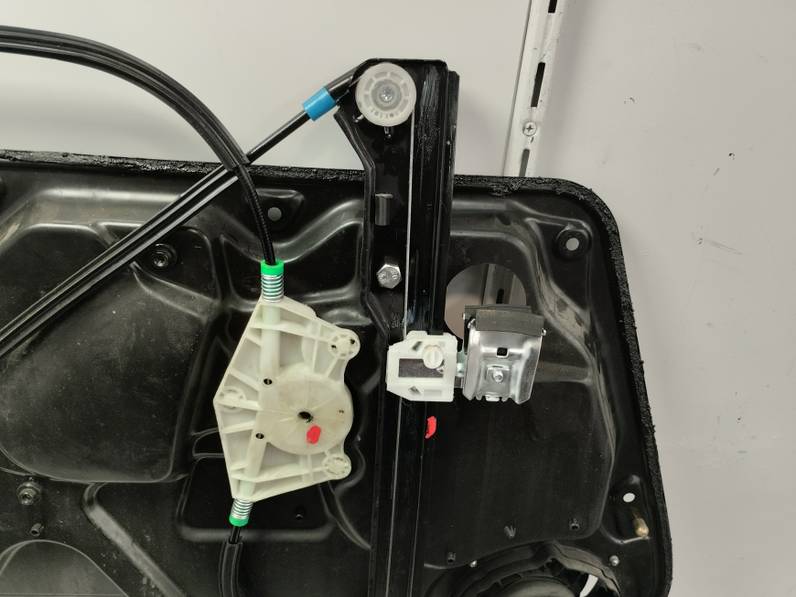 ELEVALUNAS DELANTERO DERECHO VOLKSWAGEN NEW BEETLE 2001 1.9 TDI (90 CV)