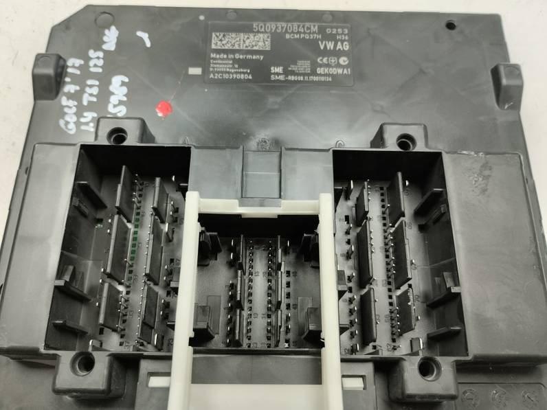 CAJA RELES FUSIBLES VOLKSWAGEN GOLF VII LIM 2017 1.4 16V TSI (125 CV)