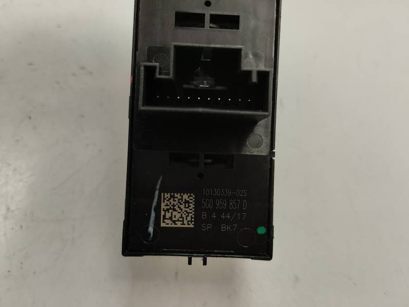 MANDO ELEVALUNAS DELANTERO IZQUIERDO VOLKSWAGEN GOLF VII LIM 2017 1.4 16V TSI (125 CV)