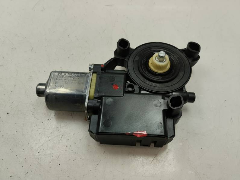 MOTOR ELEVALUNAS TRASERO DERECHO VOLKSWAGEN POLO 2014 1.2 TDI (75 CV)