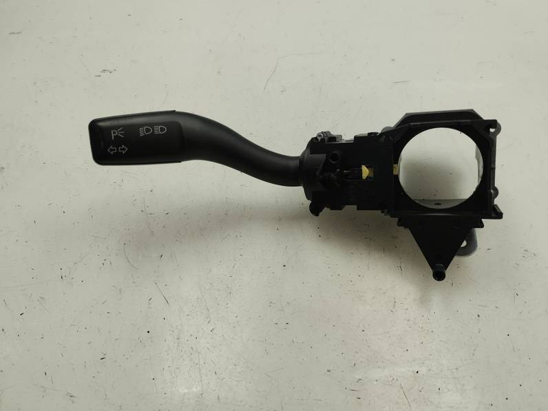 MANDO INTERMITENTES AUDI A4 BERLINA 2007 2.0 20V (131 CV)