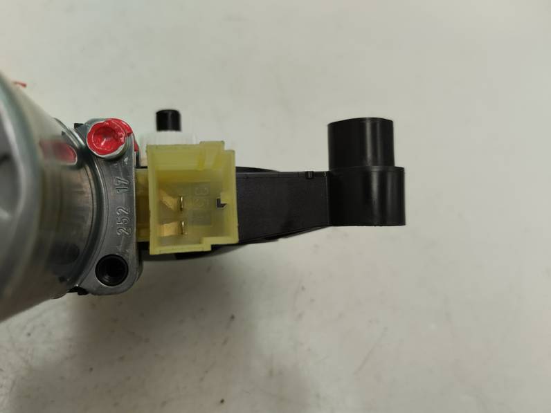 MOTOR ELEVALUNAS TRASERO DERECHO AUDI A4 AVANT 2017 2.0 16V TDI (150 CV)