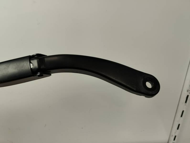 BRAZO LIMPIA DELANTERO IZQUIERDO DACIA DUSTER III 2021 1.0 (91CV)