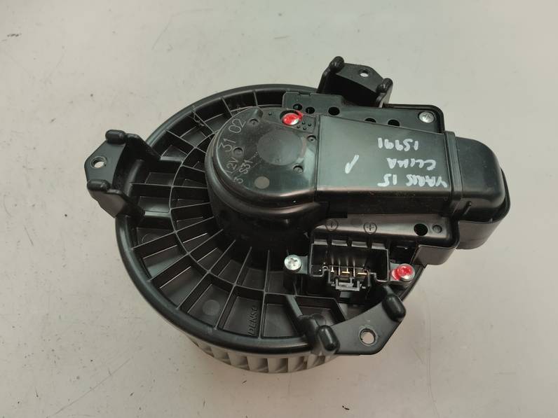 MOTOR CALEFACCION TOYOTA YARIS 2015 HÍBRIDO 74 KW (101 CV)