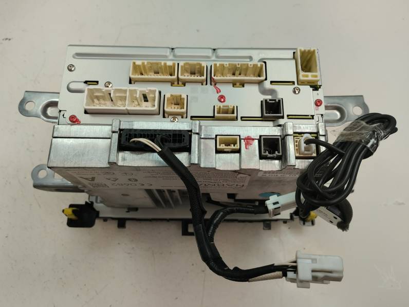 PANTALLA MULTIFUNCION TOYOTA YARIS 2015 HÍBRIDO 74 KW (101 CV)