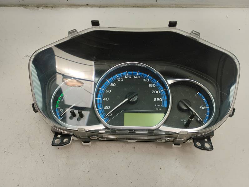 CUADRO INSTRUMENTOS TOYOTA YARIS 2015 HÍBRIDO 74 KW (101 CV)