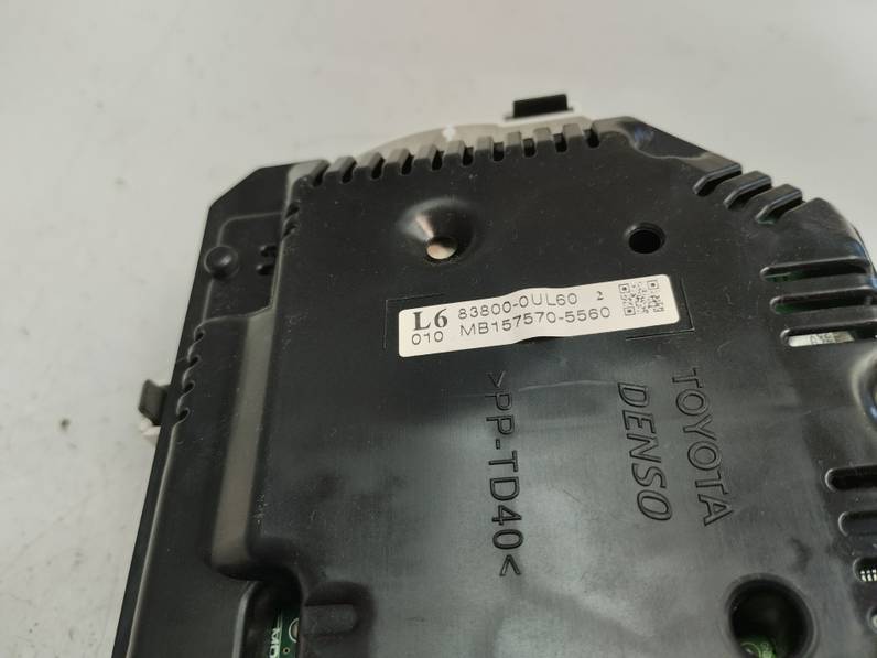 CUADRO INSTRUMENTOS TOYOTA YARIS 2015 HÍBRIDO 74 KW (101 CV)