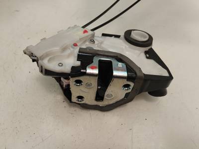 CERRADURA PUERTA DELANTERA DERECHA TOYOTA YARIS 2015 HÍBRIDO 74 KW (101 CV)