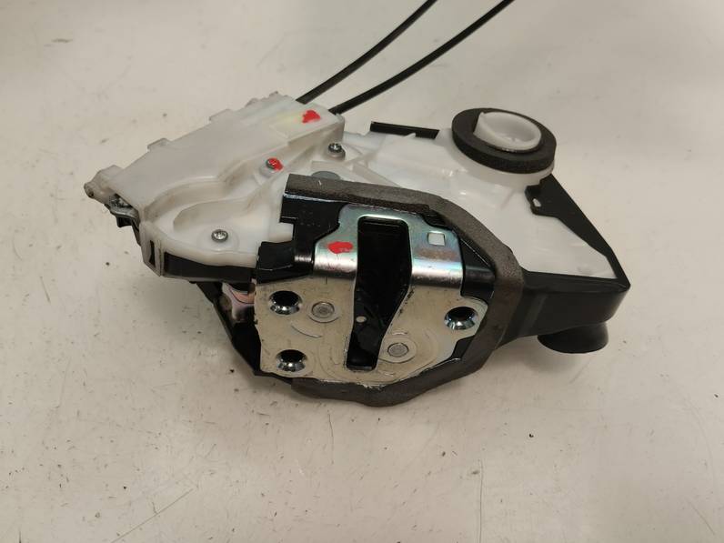 CERRADURA PUERTA DELANTERA DERECHA TOYOTA YARIS 2015 HÍBRIDO 74 KW (101 CV)