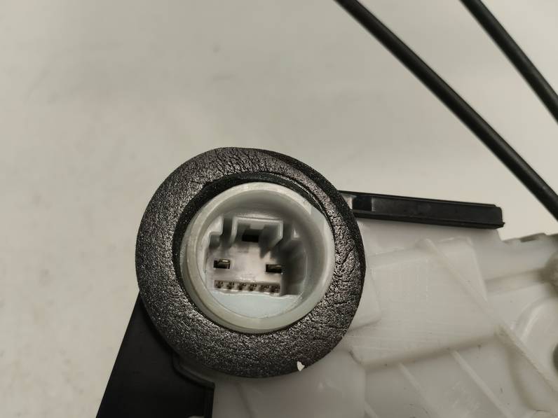 CERRADURA PUERTA DELANTERA IZQUIERDA TOYOTA YARIS 2015 HÍBRIDO 74 KW (101 CV)