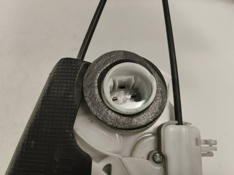 CERRADURA PUERTA TRASERA IZQUIERDA TOYOTA YARIS 2015 HÍBRIDO 74 KW (101 CV)