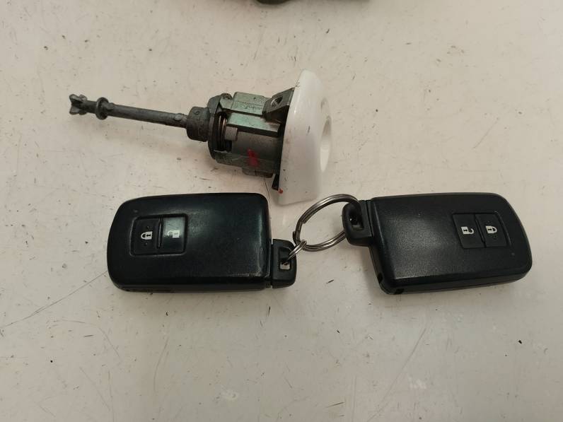 JUEGO BOMBINES TOYOTA YARIS 2015 HÍBRIDO 74 KW (101 CV)