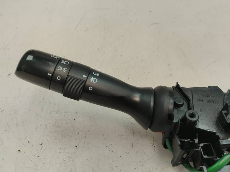 MANDO LUCES TOYOTA YARIS 2015 HÍBRIDO 74 KW (101 CV)