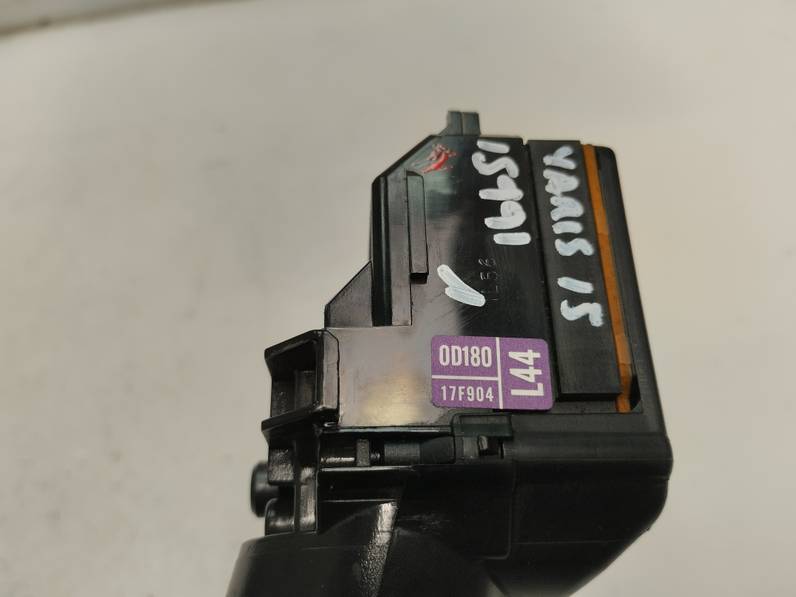 MANDO LIMPIA TOYOTA YARIS 2015 HÍBRIDO 74 KW (101 CV)