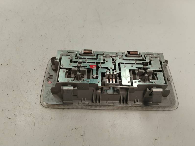 LUZ INTERIOR TOYOTA YARIS 2015 HÍBRIDO 74 KW (101 CV)