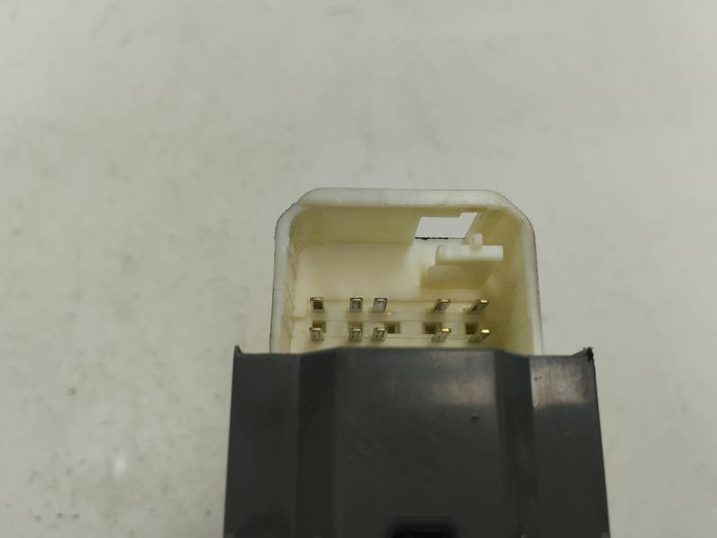 MANDO ELEVALUNAS DELANTERO IZQUIERDO TOYOTA YARIS 2015 HÍBRIDO 74 KW (101 CV)