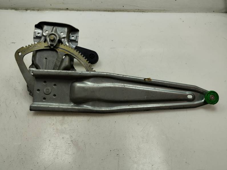 ELEVALUNAS TRASERO DERECHO TOYOTA YARIS 2015 HÍBRIDO 74 KW (101 CV)