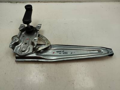 ELEVALUNAS TRASERO IZQUIERDO TOYOTA YARIS 2015 HÍBRIDO 74 KW (101 CV)