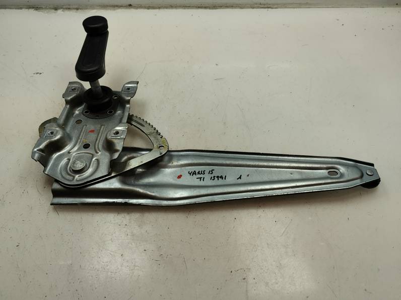 ELEVALUNAS TRASERO IZQUIERDO TOYOTA YARIS 2015 HÍBRIDO 74 KW (101 CV)