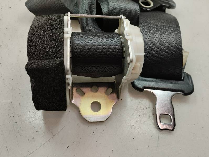 CINTURON SEGURIDAD TRASERO DERECHO TOYOTA YARIS 2015 HÍBRIDO 74 KW (101 CV)