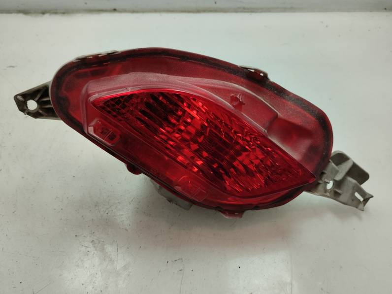 PILOTO TRASERO IZQUIERDO TOYOTA YARIS 2015 HÍBRIDO 74 KW (101 CV)