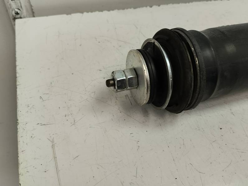 AMORTIGUADOR TRASERO IZQUIERDO TOYOTA YARIS 2015 HÍBRIDO 74 KW (101 CV)