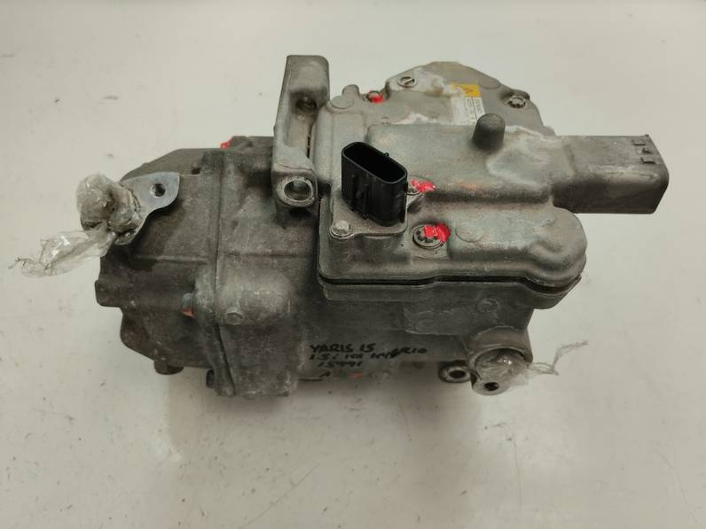 COMPRESOR AIRE ACONDICIONADO TOYOTA YARIS 2015 HÍBRIDO 74 KW (101 CV)