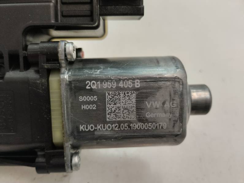 MOTOR ELEVALUNAS DELANTERO IZQUIERDO SEAT IBIZA 2019 1.0 TSI (95 CV)