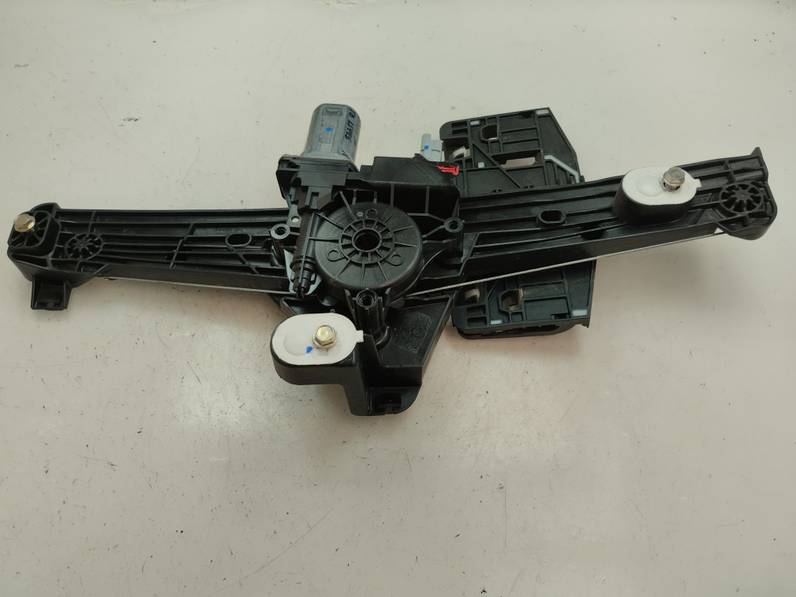 ELEVALUNAS TRASERO DERECHO OPEL CORSA F 2020 1.2 (101 CV)