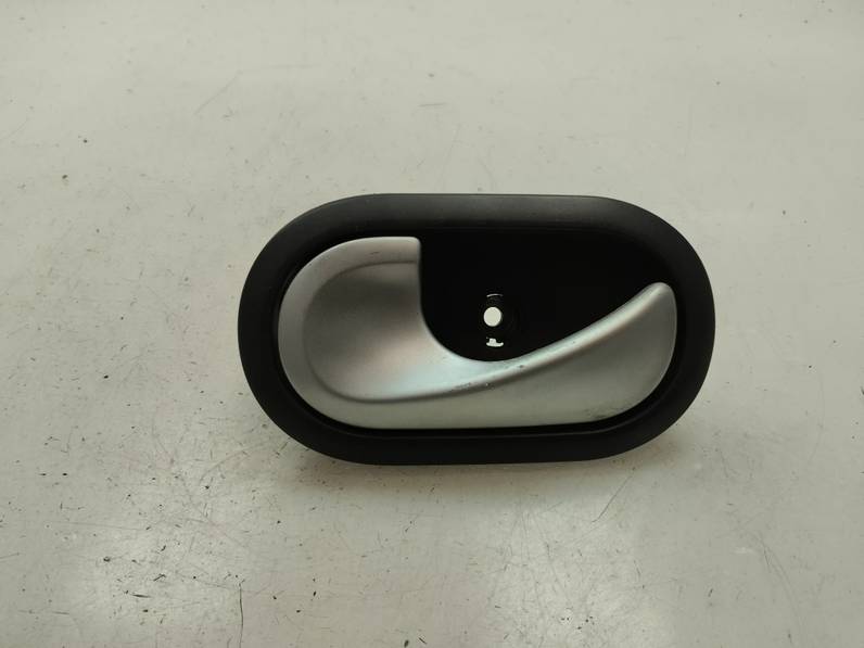 MANETA INTERIOR DELANTERA IZQUIERDA RENAULT CLIO III 2010 1.5 DCI D (86 CV)