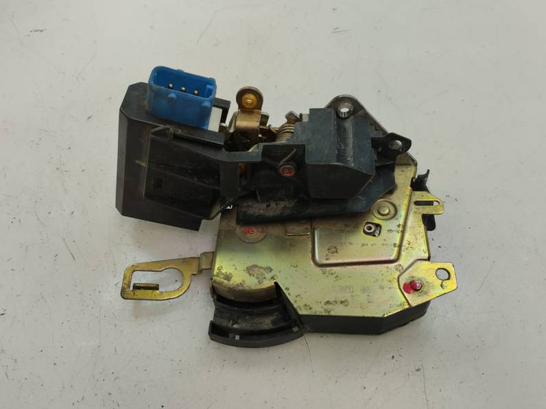 CERRADURA PUERTA DELANTERA DERECHA BMW SERIE 3 BERLINA 1997 1.7 TURBODIESEL (90 CV)