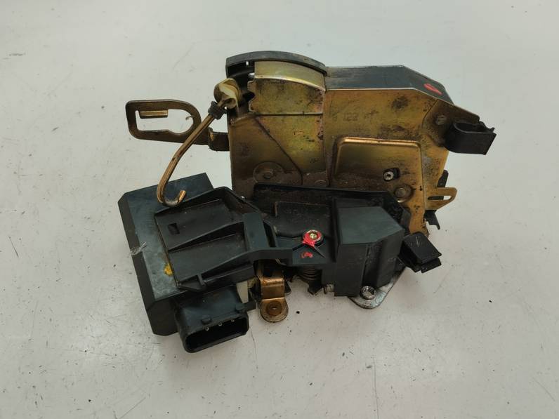 CERRADURA PUERTA DELANTERA IZQUIERDA BMW SERIE 3 BERLINA 1997 1.7 TURBODIESEL (90 CV)