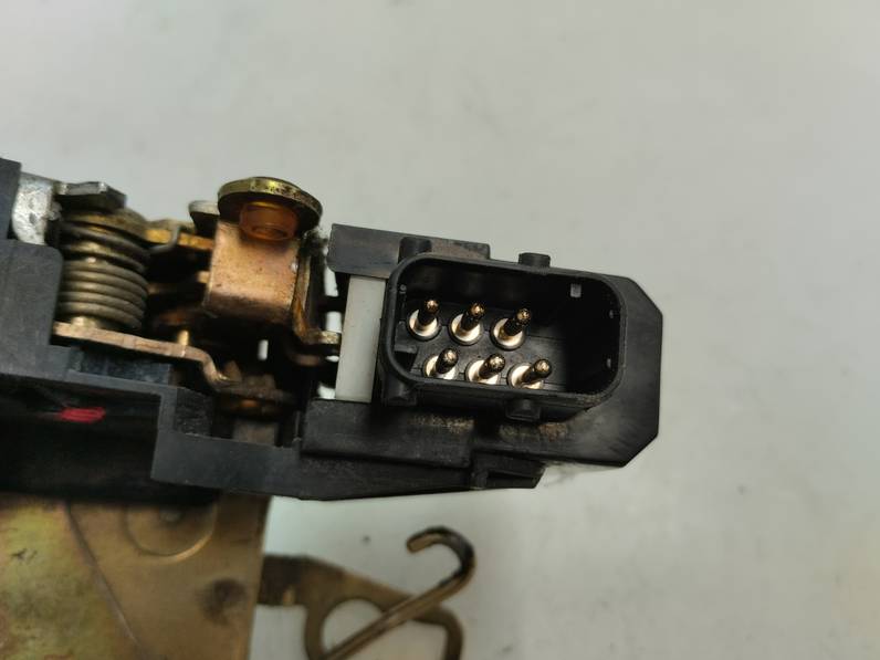 CERRADURA PUERTA DELANTERA IZQUIERDA BMW SERIE 3 BERLINA 1997 1.7 TURBODIESEL (90 CV)