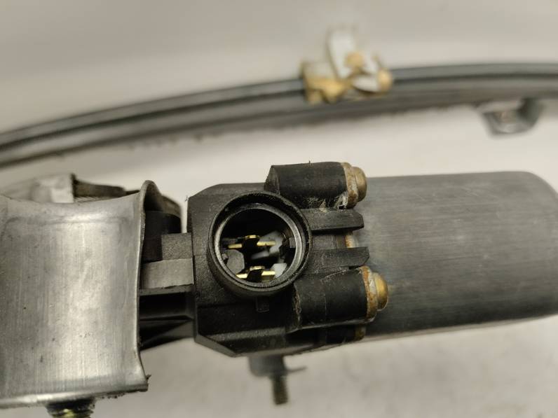 ELEVALUNAS DELANTERO DERECHO RENAULT CLIO II FASE II 2003 1.5 DCI D (65 CV)