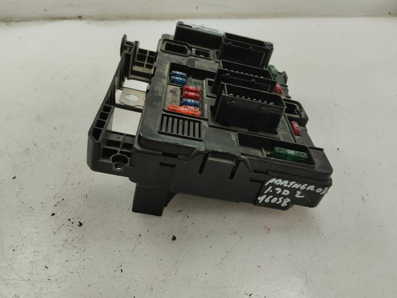 CAJA RELES FUSIBLES PEUGEOT PARTNER 2006 2.0 HDI (90 CV)