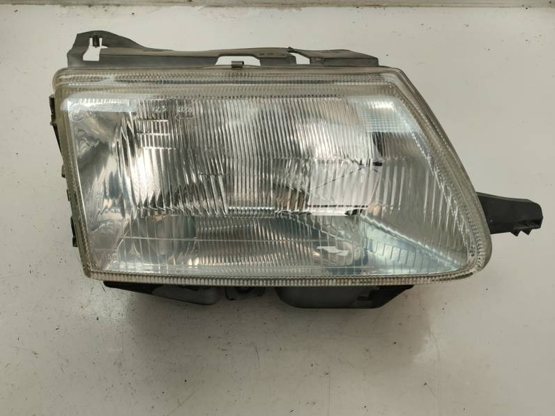 FARO DERECHO CITROEN SAXO 1998 1.5 D (57 CV)