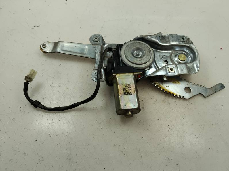 ELEVALUNAS TRASERO IZQUIERDO MAZDA 323 BERLINA F S 2000 1.9 16V (114 CV)