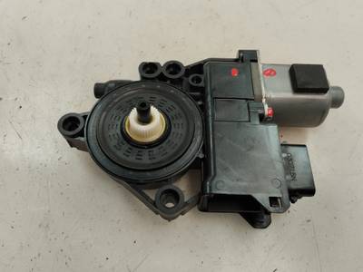 MOTOR ELEVALUNAS TRASERO DERECHO HYUNDAI I40 2015 1.7 CRDI (141 CV)