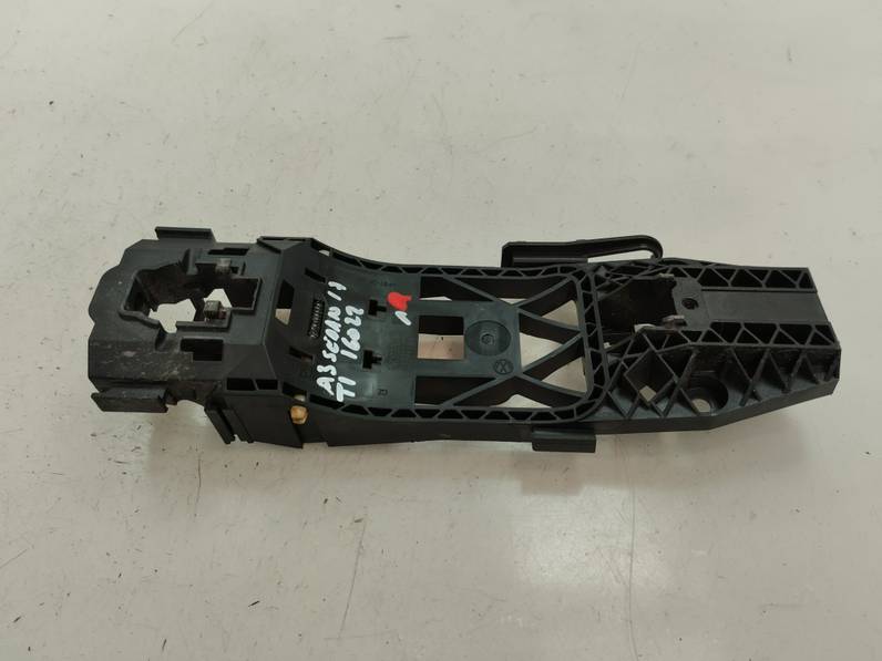 MANETA EXTERIOR TRASERA IZQUIERDA AUDI A3 2017 1.5 16V TSI ACT (150 CV)