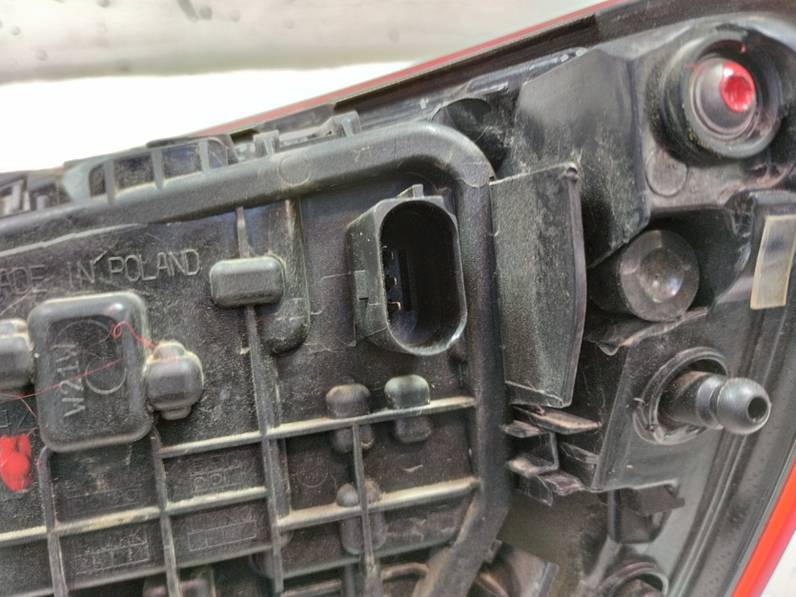 PILOTO TRASERO IZQUIERDO AUDI A3 2017 1.5 16V TSI ACT (150 CV)