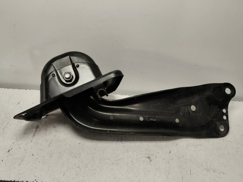 BRAZO SUSPENSION INFERIOR TRASERO DERECHO AUDI A3 2017 1.5 16V TSI ACT (150 CV)