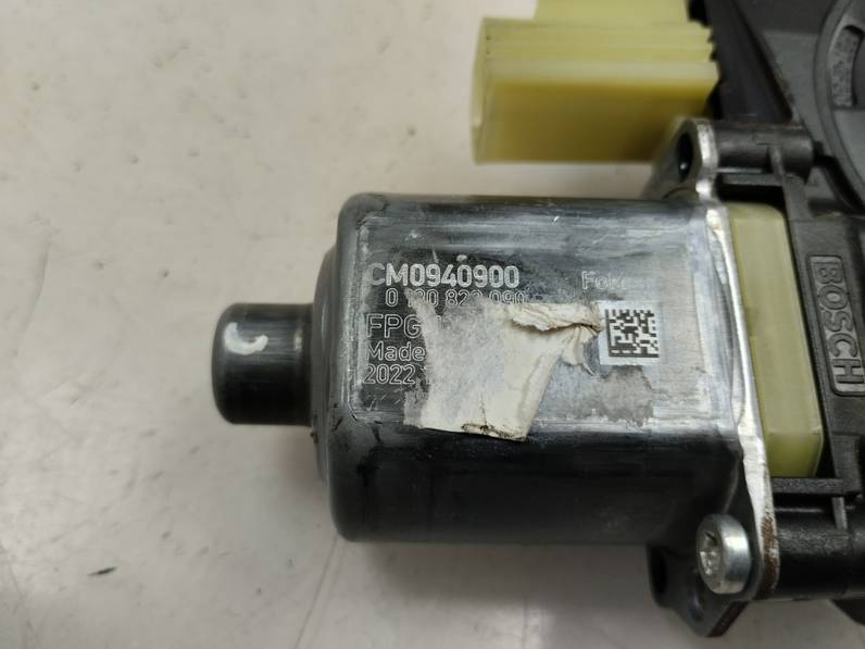 MOTOR ELEVALUNAS TRASERO DERECHO FORD KUGA 2023 1.5 ECOBOOST (150 CV)