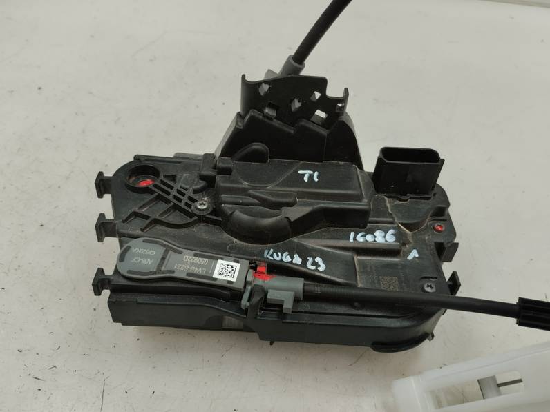 CERRADURA PUERTA TRASERA IZQUIERDA FORD KUGA 2023 1.5 ECOBOOST (150 CV)