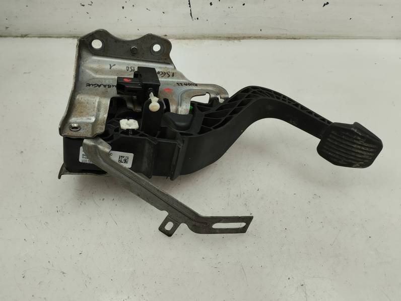 PEDAL EMBRAGUE FORD KUGA 2023 1.5 ECOBOOST (150 CV)