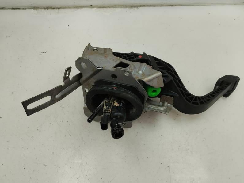 PEDAL EMBRAGUE FORD KUGA 2023 1.5 ECOBOOST (150 CV)